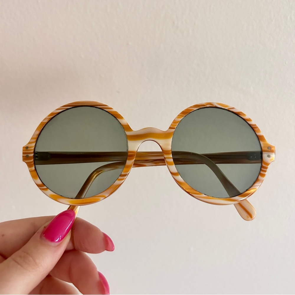 Vintage 60s 70s Marbled Round Mod Psychedelic Hippie Boho Woodstock Sunglasses - Picture 1 of 16